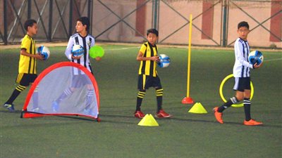 انطلاق تدريبات أكاديمية المقاولون بمركز شباب المعادي (صور)