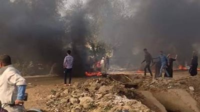 تظاهر أهالي «الولجا» بالشرقية اعتراضا على إنشاء برج محمول (صور)