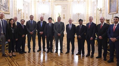 مدير البنك الآسيوي لمدبولي: مصر حققت نتائج مبهرة في الإصلاح الاقتصادي