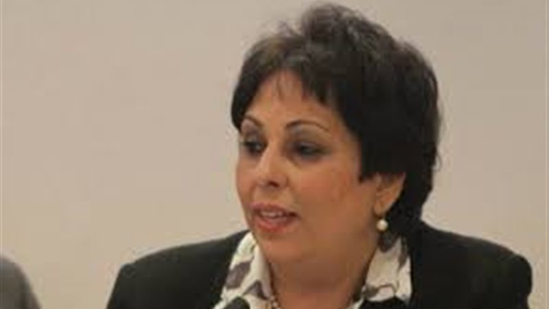 الناقدة عزة أحمد