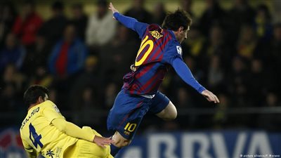 برشلونة: ميسي يمدد عقده ببند جزائي بمبلغ 700 مليون يورو