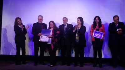 تكريم نجوم ومبدعي الزمن الجميل في أكاديمية الفنون