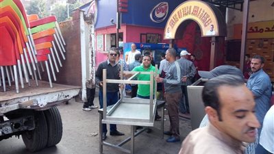 حملة مكبرة لإزالة الإشغالات وضبط المرور بإمبابة (فيديو وصور)