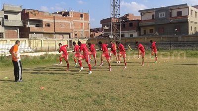 بالصور.. نبروه ينهي استعداداته لمواجهة المحلة غدًا