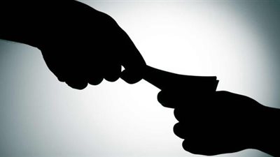 مصدر: القبض على مديرة التعليم الخاص في القاهرة بتهمة تقاضي رشوة