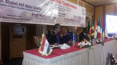علماء 4 دول يستعرضون المشهد العالمي لصناعة السكر بجامعة أسيوط (صور)