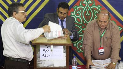 بدء فرز أصوات الناخبين في انتخابات نادي الشمس