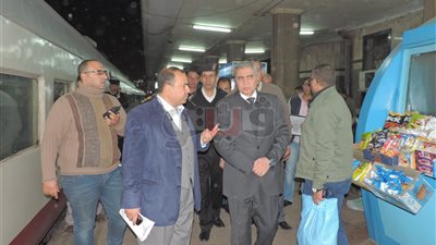 مدير شرطة النقل يشدد على تكثيف الإجراءات داخل محطات المترو (صور)