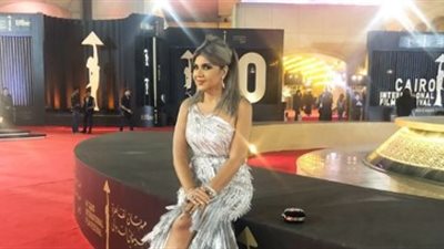 بوسي شلبي تنشر صورها من كواليس افتتاح «القاهرة السينمائي»