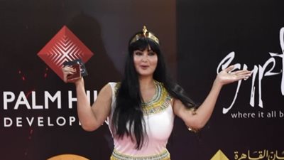 سما المصرى ترتدي الزي الفرعوني في حفل افتتاح مهرجان القاهرة السينمائي