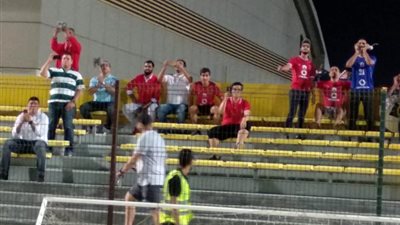 جماهير الأهلي تؤازر الفريق في أول مران بالإمارات