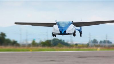 سلوفاكيا تنتج سيارة طائرة مستوحاة من روايات الخيال العلمي