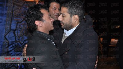 بالصور.. «حماقي وعدوية» في عزاء والد محمد محيي