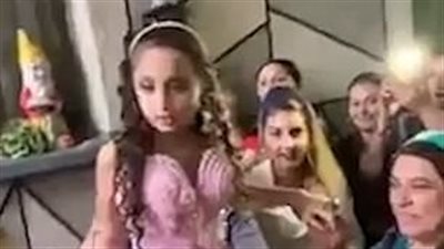 «مش في مصر بس».. حفل زفاف طفلين يثير جدلا في رومانيا (فيديو وصور)