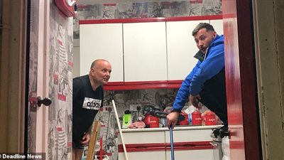 «حرامي وهمي» يضع طالبا في موقف محرج (فيديو وصور)