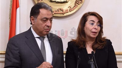مصطفى مدبولي يتابع تكليفات السيسي لتقديم الدعم لأسر شهداء ومصابي الروضة.. وزيرة التضامن: 10 فرق بحث اجتماعي لإنجاز عملها قبل الأحد المقبل.. ووزير الصحة: 199 سيارة إسعاف تحركت فور وقوع الحادث
