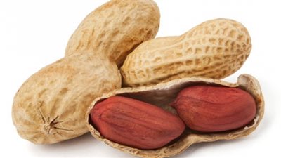 الفول السوداني يحارب السرطان ويرطب البشرة