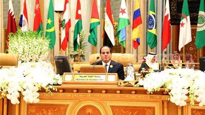 بالصور.. تفاصيل زيارة «السيسي» لـ «الرياض».. الرئيس يشارك في أعمال القمة «العربية – اللاتينية».. يستعرض تطورات الأوضاع الداخلية والإقليمية.. يلتقي رؤساء اليمن والسودان.. 