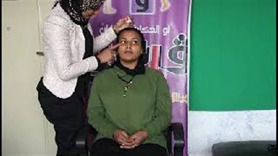 شيري خليل تقدم أفضل كونسيلر للهالات الداكنة (فيديو)