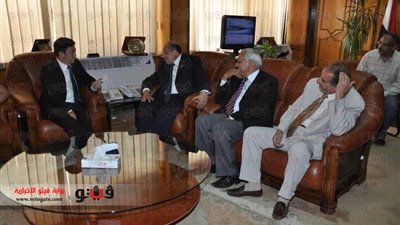 وفد صيني يتفقد مشروع الاستزراع السمكي بجامعة قناة السويس