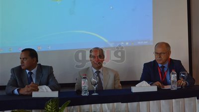 350 عالما يشاركون في مؤتمر ابن سينا للكيمياء بالغردقة (صور)