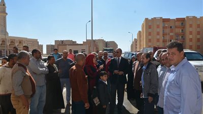 محافظ البحر الأحمر يتفقد وحدات الإسكان الاجتماعي بالغردقة (صور)