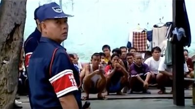 جرائم إنسانية بشعة بحق المعتقلين في السجون (فيديو وصور)