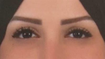 لحاجبين أكثر سمكا.. عليك بزيت الخروع والسلمون والبيض