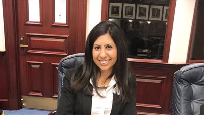 آنا إسكماني.. أول إيرانية في الكونجرس تدعم الاتفاق النووي وترفض النظام