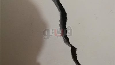 مواطن يستغيث بمحافظ دمياط: «بيتنا هيقع علينا» (صور)