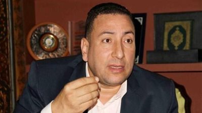 نقيب الصيادلة يناقش ملف الضرائب ويخصص رقم«واتس آب» للشكاوى