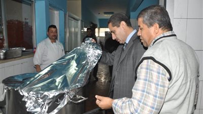 نائب رئيس جامعة القناة يتفقد المطاعم بعد شكوى الطلاب من الطعام