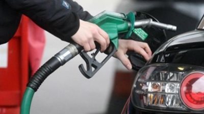 الجزائر تقر ميزانية تتضمن زيادة في أسعار الوقود