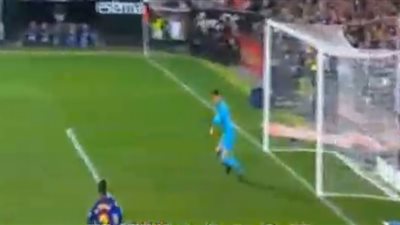 الحكم يلغي هدفا صحيحا لـ«ميسي» في مباراة برشلونة وفالنسيا (فيديو)