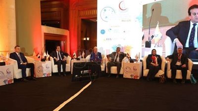 وزير التعليم العالي يفتتح مؤتمر علاج الأورام بـ«طب عين شمس»