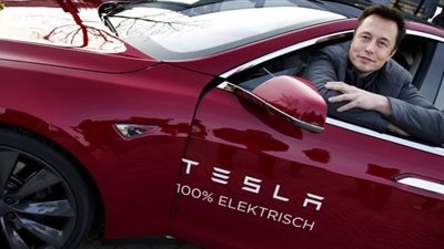 تيسلا تعلن سعر الشاحنة semi الكهربائية