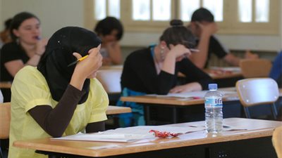 الحكومة تنفي إجبار طلاب أولى ثانوي المغتربين على أداء الامتحان داخل مصر