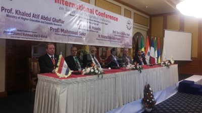 9 توصيات بختام المؤتمر الدولي لصناعة السكر بجامعة أسيوط (فيديو)