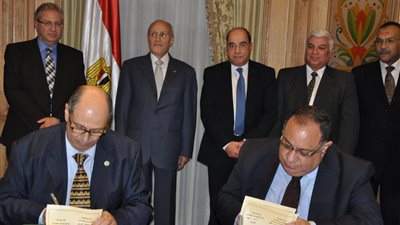 وزير الإنتاج الحربي يشهد توقيع بروتوكولي تعاون مع جامعة حلوان