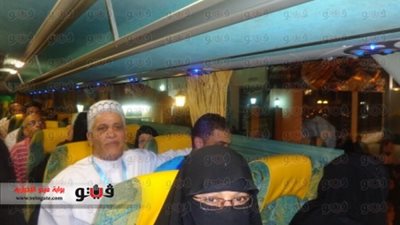 بالفيديو و الصور.. الغضبان يودع أهالي شهداء بورسعيد المتجهين لأداء العمرة