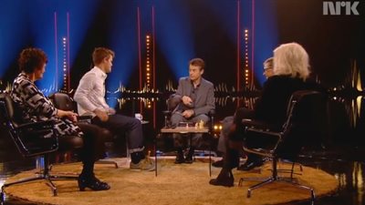 بالفيديو.. بيل جيتس يخسر في ثوانٍ بالشطرنج