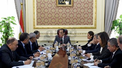 بدء اجتماع المجموعة الاقتصادية برئاسة مدبولي وحضور طارق عامر