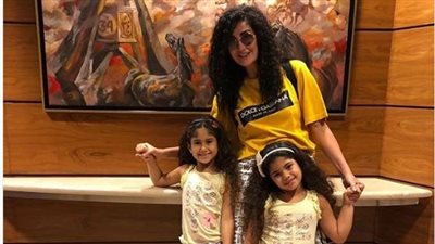غادة عبد الرازق بإطلالة شبابية في أحدث ظهور مع أحفادها