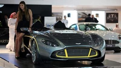 معرض دبي للسيارات يستكمل يومه الثالث