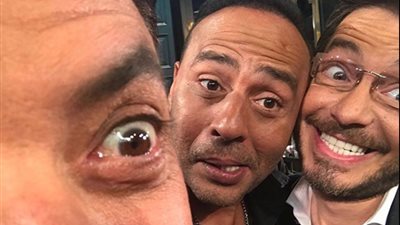 فتحي عبد الوهاب يعتذر لجمهوره بسبب صورة