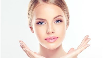 لصاحبات البشرة الجافة في الشتاء.. ماسك الموز والعسل والليمون