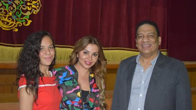 رزان مغربي في ضيافة عرض «أليس في بلاد العجائب» (صور)