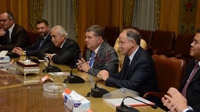 وزيرا قطاع الأعمال والإنتاج الحربي يبحثان سبل التعاون مع شركة صينية