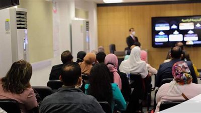 محافظ الإسكندرية يؤكد أهمية التدريب ورفع كفاءة العاملين بالجهاز الإداري