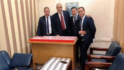 جمارك مطار القاهرة تحبط محاولة تهريب عبوات دوائية خاصة بعلاج الأسنان